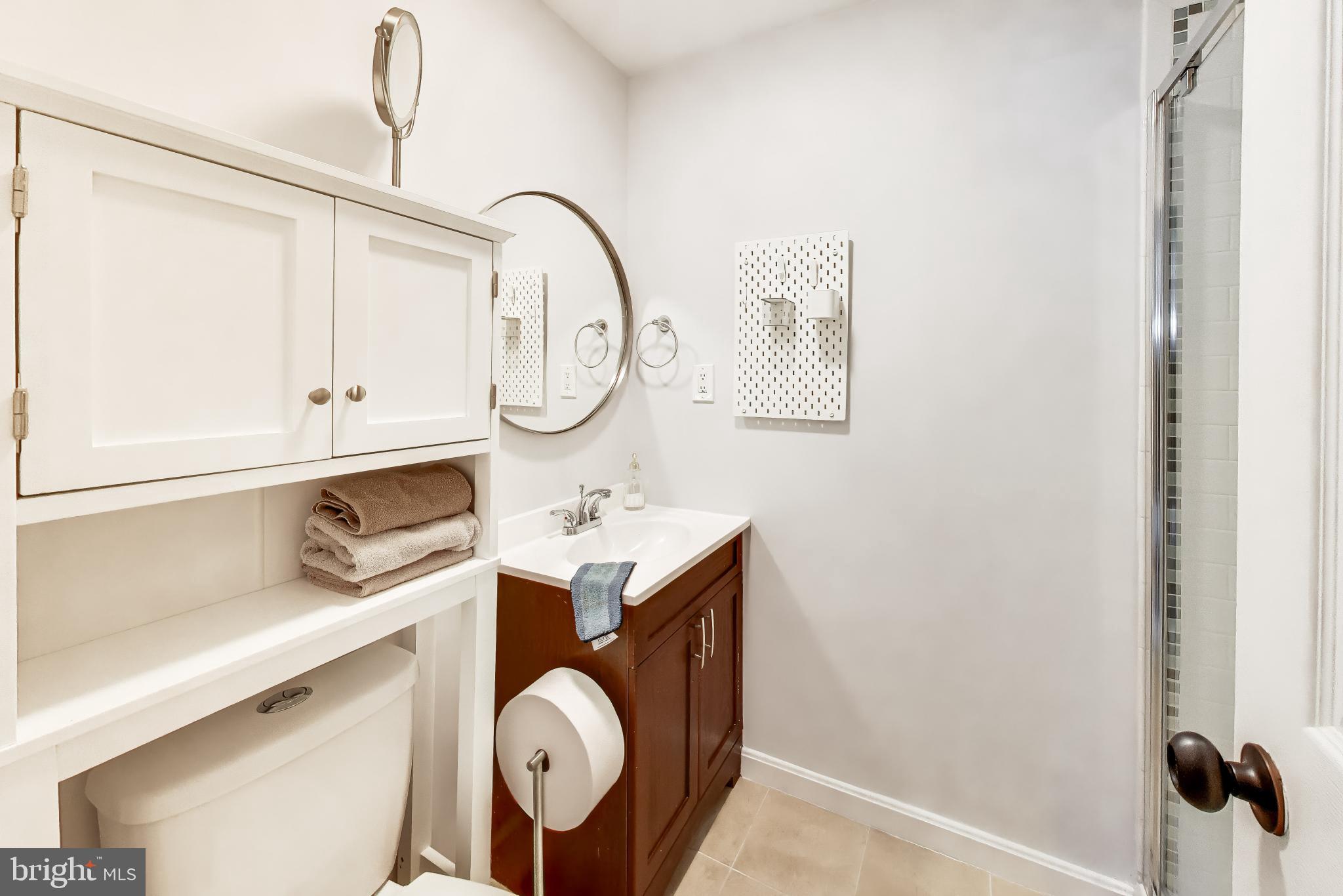 CHEVERLY HILLS - Residential