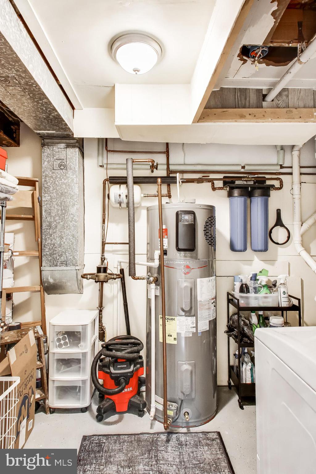 CHEVERLY HILLS - Residential