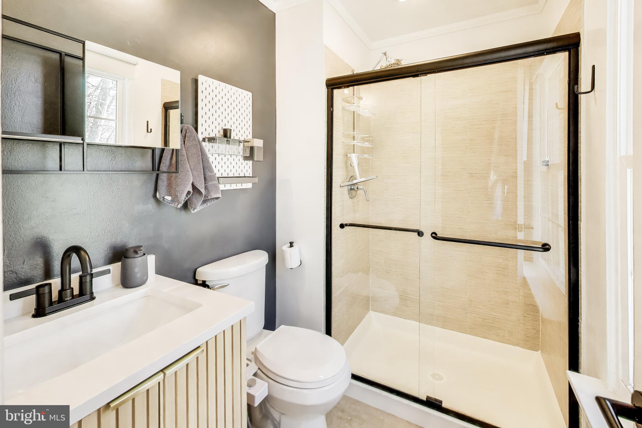 CHEVERLY HILLS - Residential