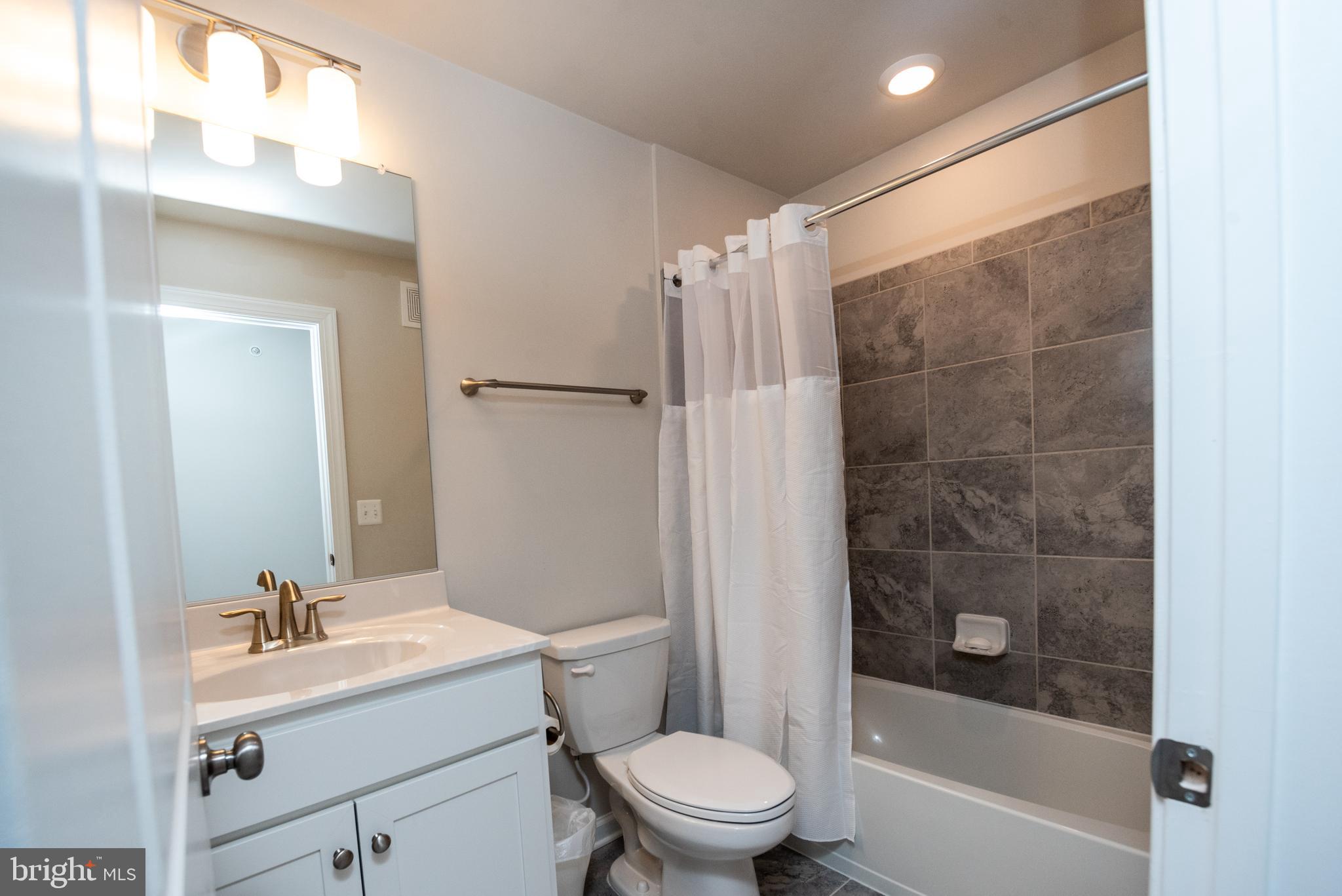 JEFFERSON PLACE - Residential Lease