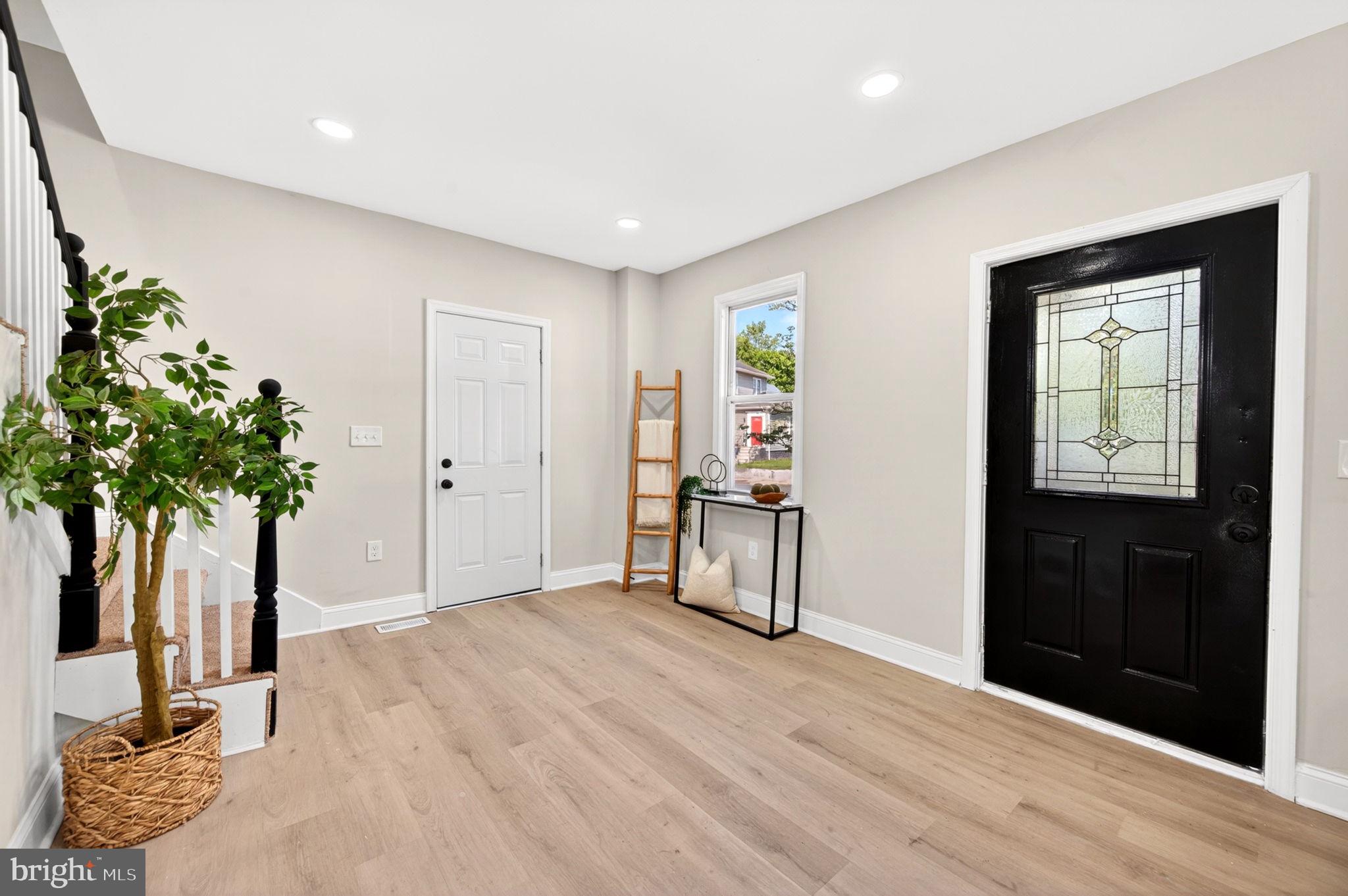 BROAD ACRES - Residential