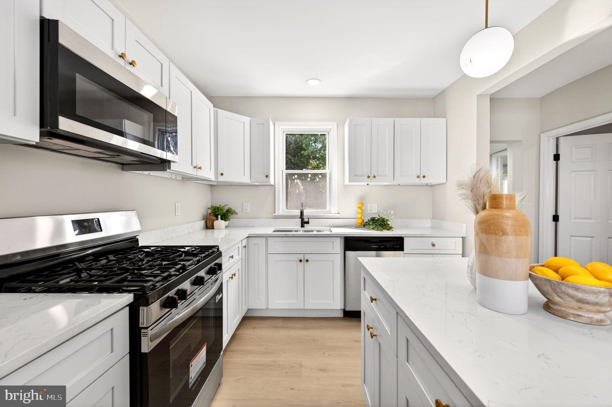 BROAD ACRES - Residential