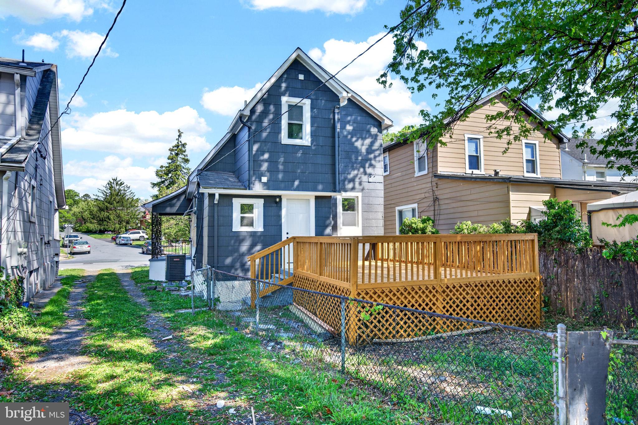 BROAD ACRES - Residential