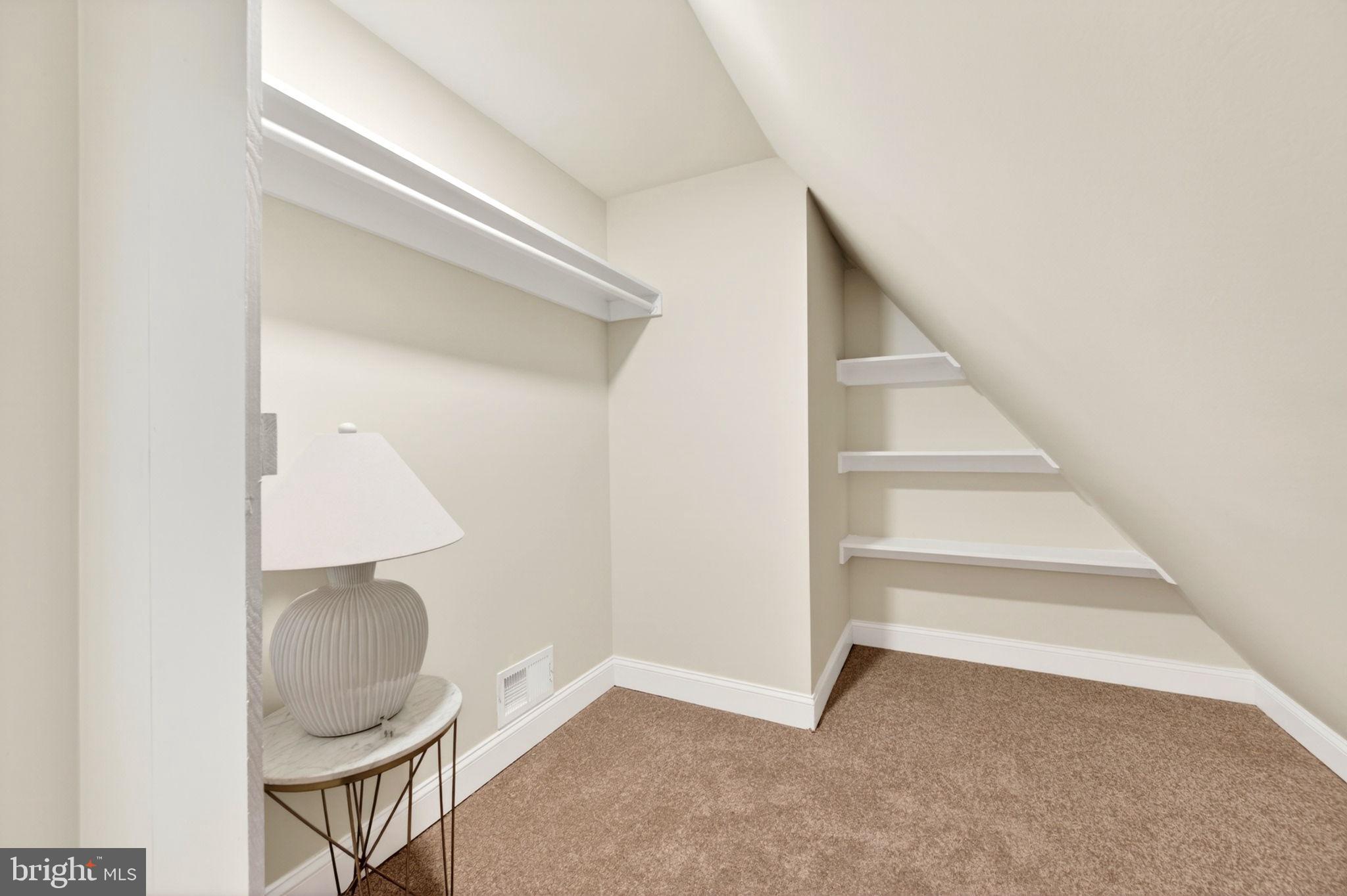 BROAD ACRES - Residential