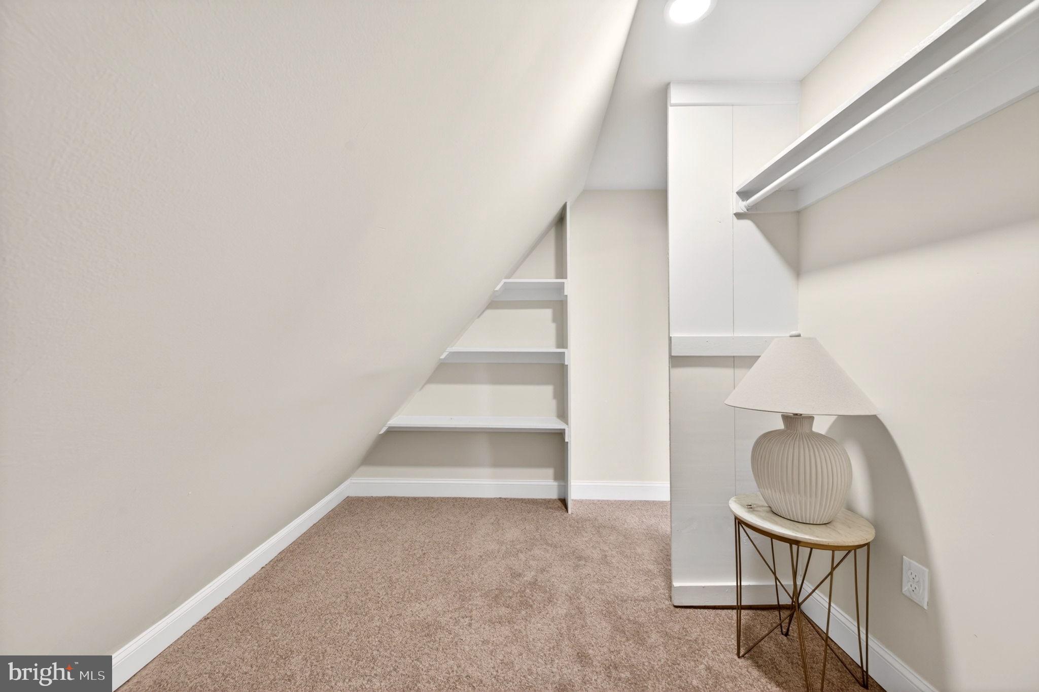 BROAD ACRES - Residential