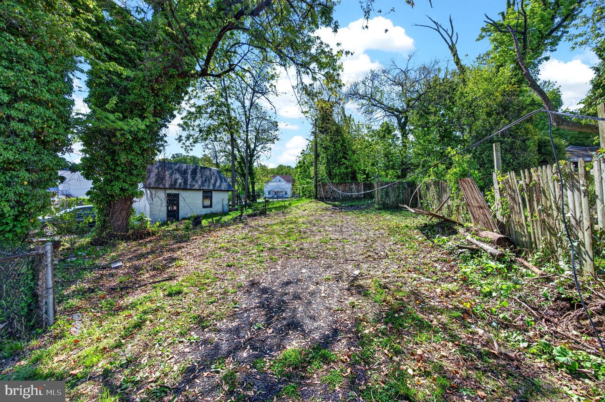 BROAD ACRES - Residential