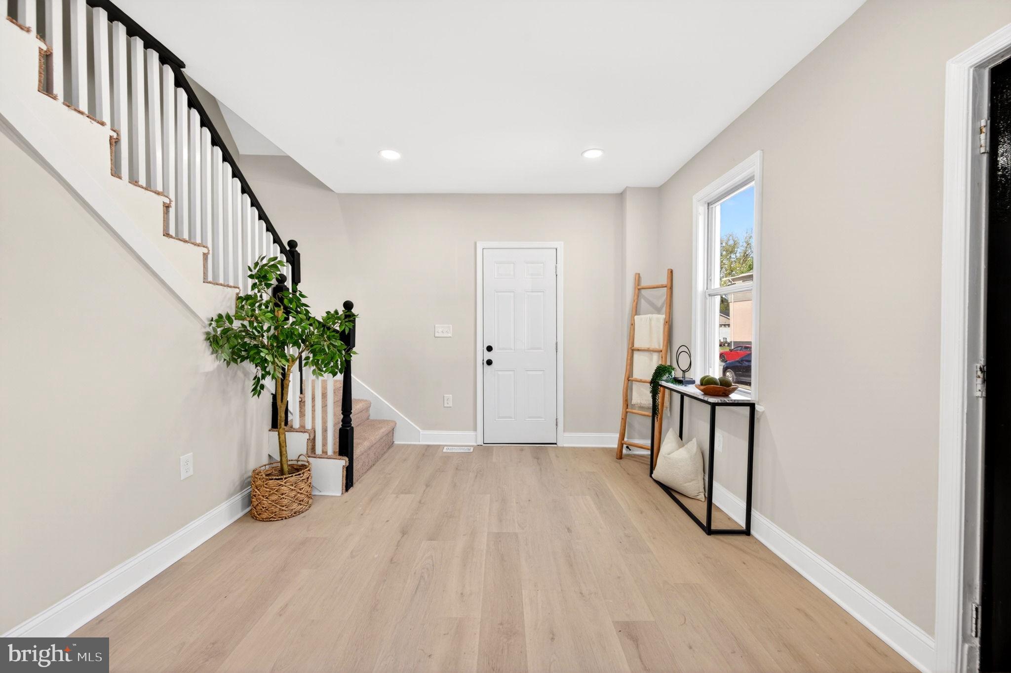 BROAD ACRES - Residential