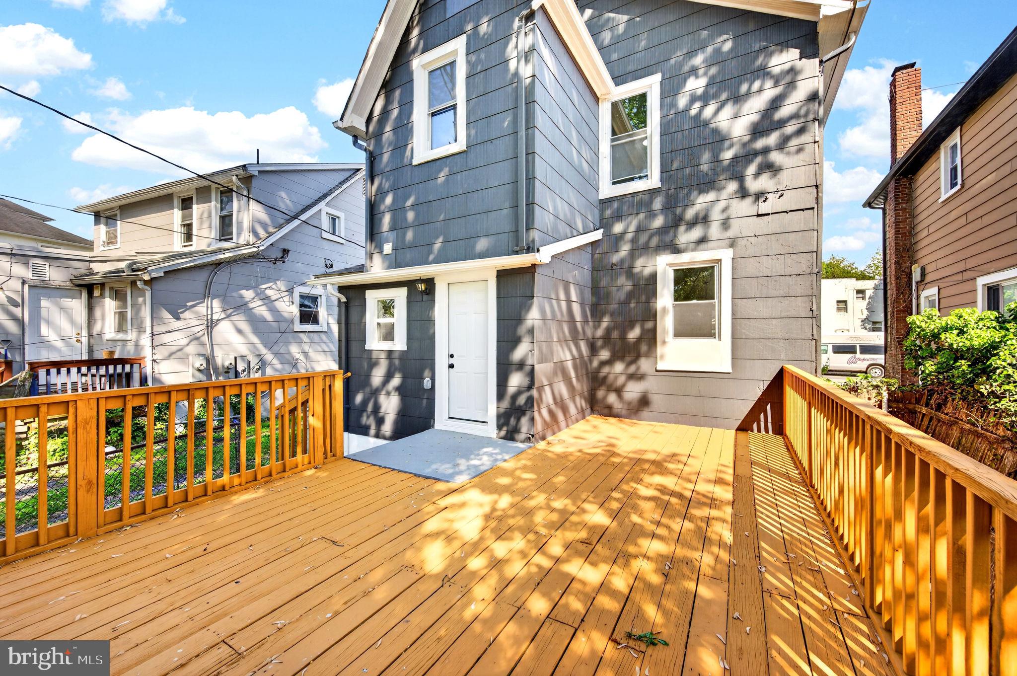 BROAD ACRES - Residential