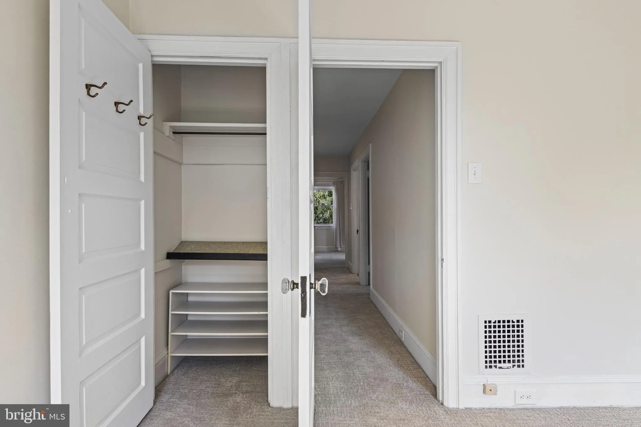 Wayne, Pennsylvania 19087, United States, 3 Bedrooms Bedrooms, ,1 BathroomBathrooms,Residential,Pending,204742