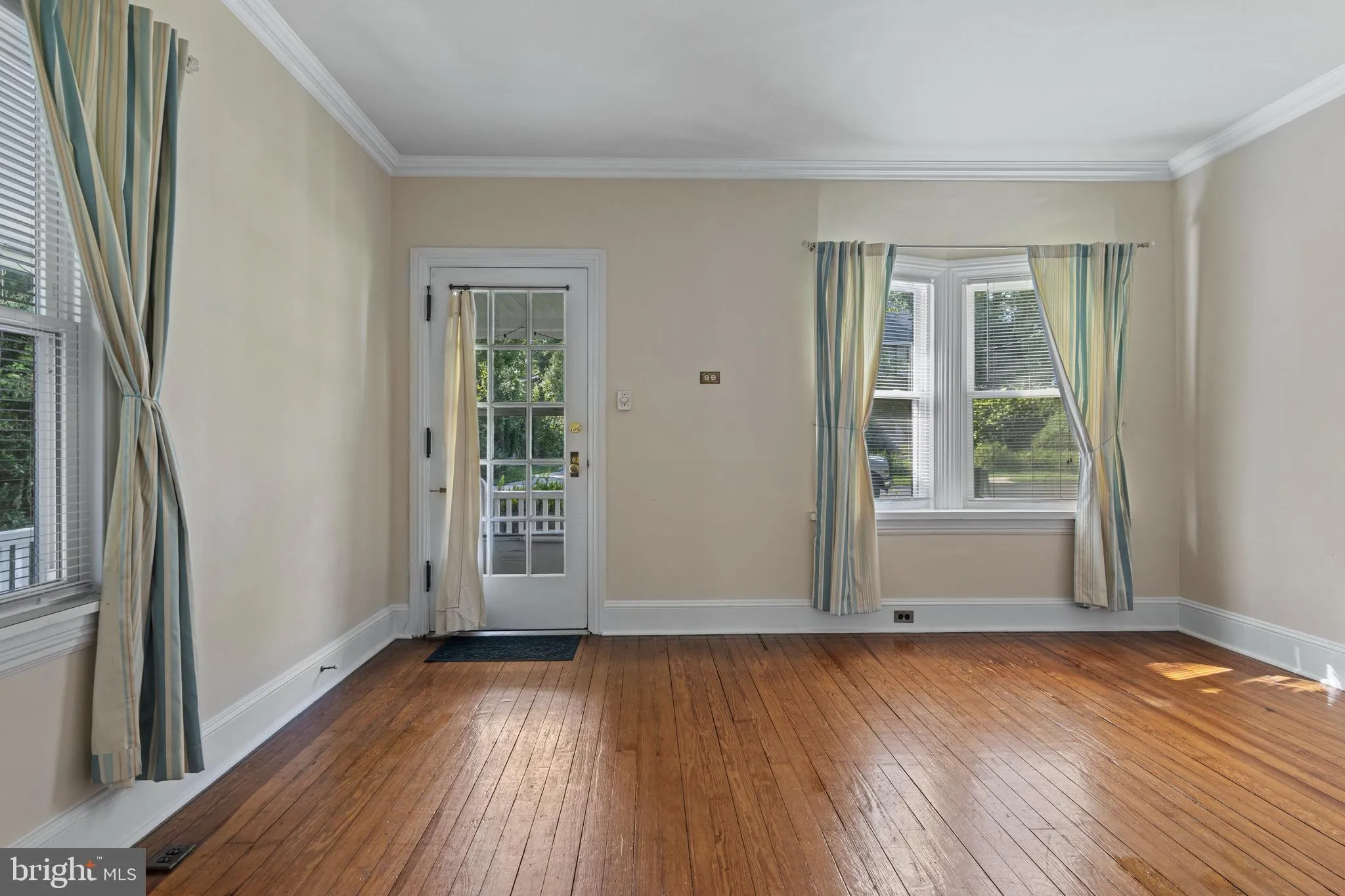 Wayne, Pennsylvania 19087, United States, 3 Bedrooms Bedrooms, ,1 BathroomBathrooms,Residential,Pending,204742