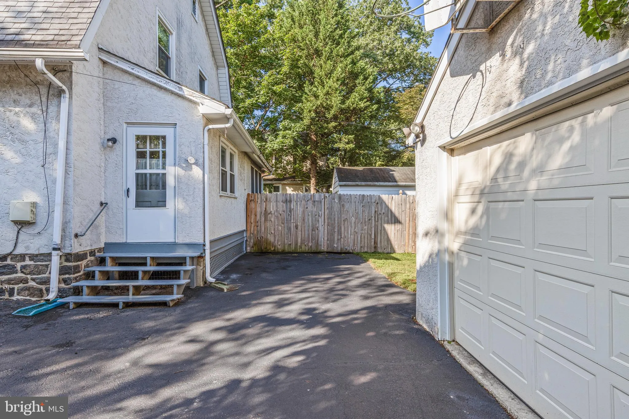 Wayne, Pennsylvania 19087, United States, 3 Bedrooms Bedrooms, ,1 BathroomBathrooms,Residential,Pending,204742