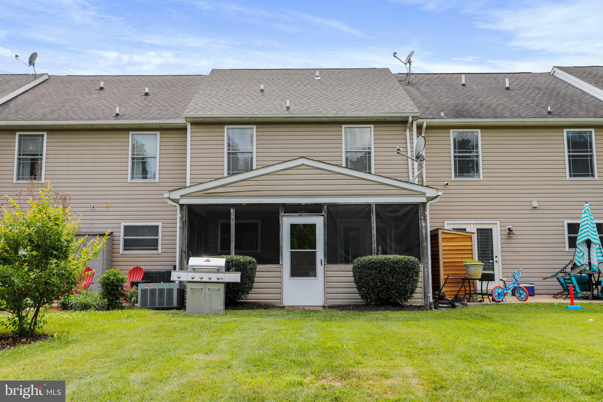 LOCUST HILL - Residential