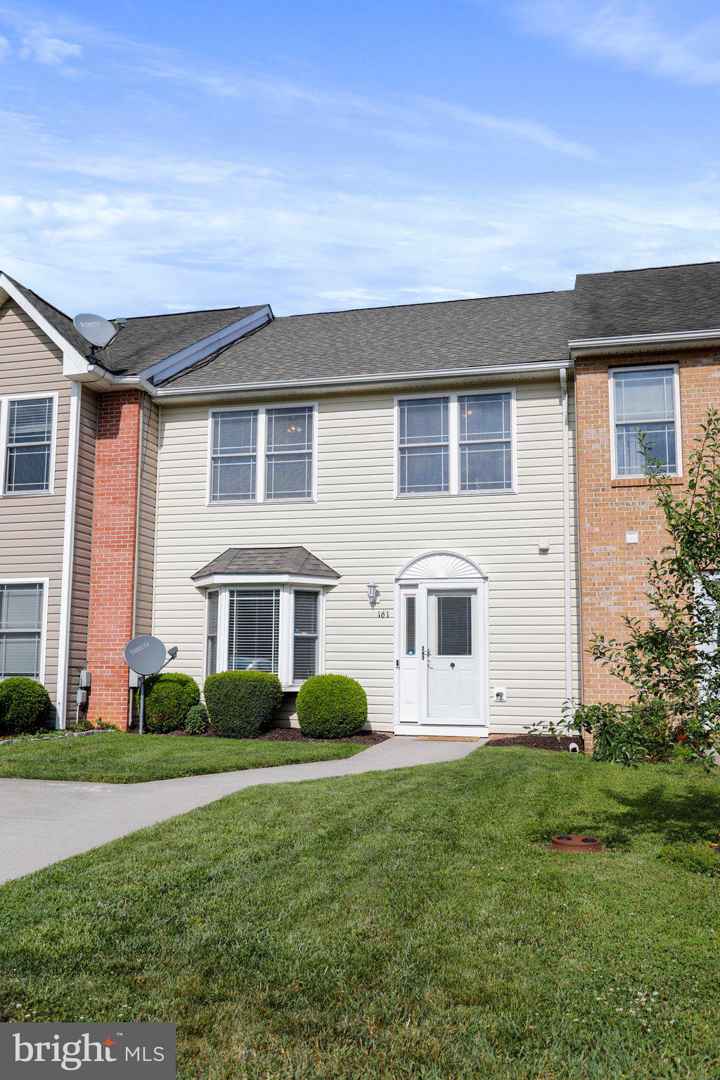 LOCUST HILL - Residential