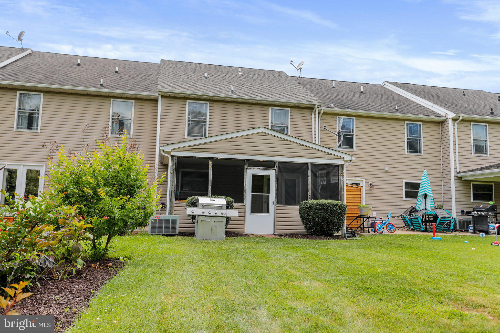 LOCUST HILL - Residential