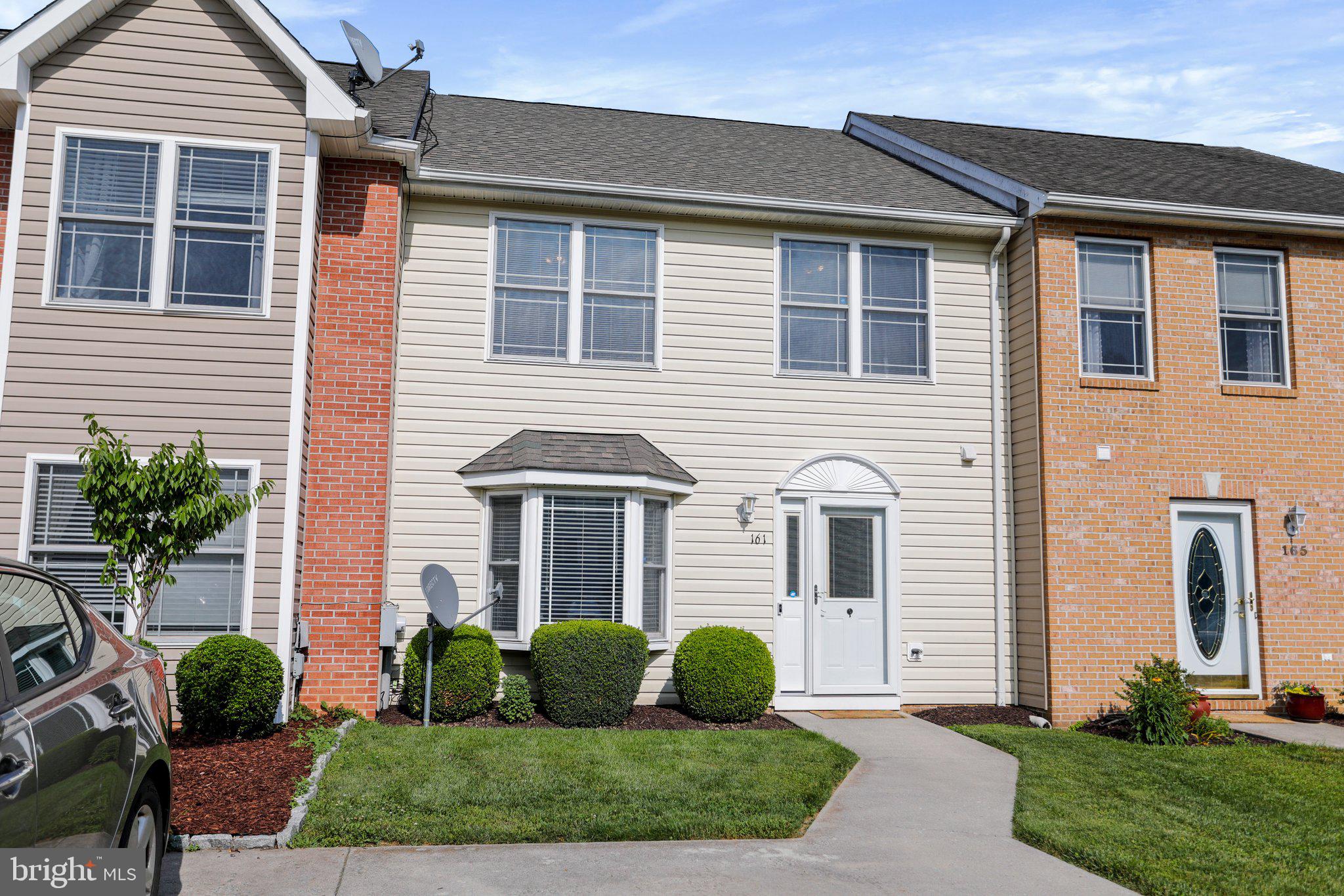 LOCUST HILL - Residential