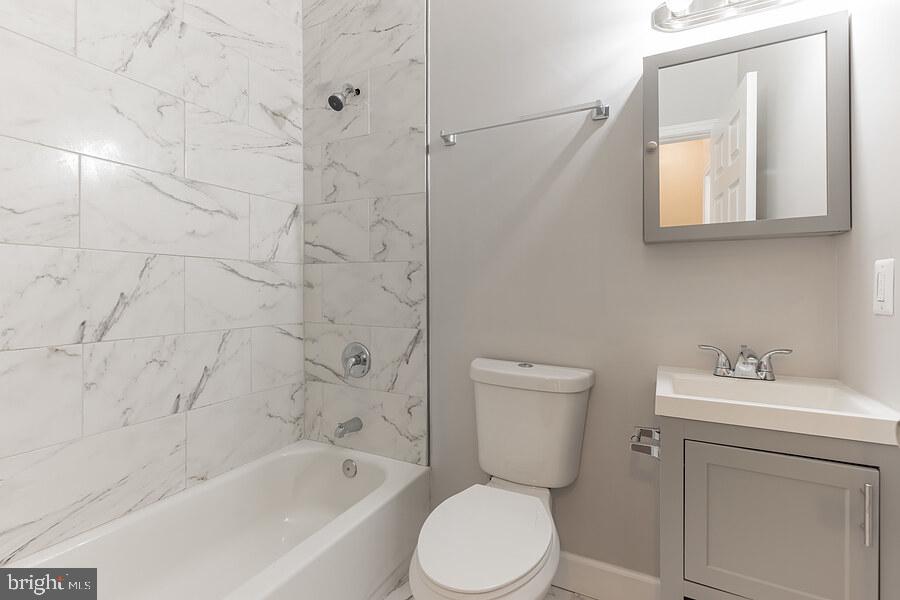 WAVERLY - Residential Income