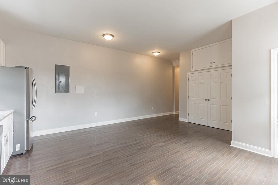 WAVERLY - Residential Income