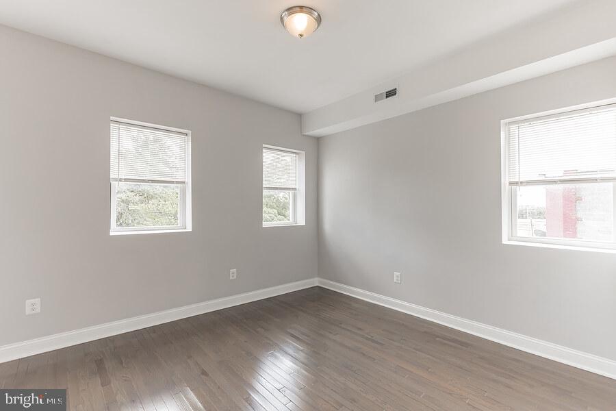 WAVERLY - Residential Income