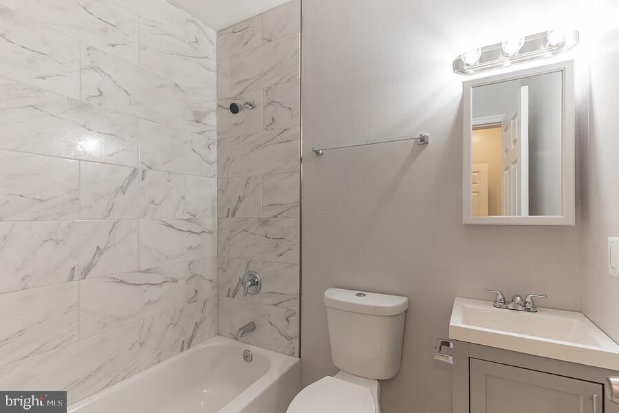 WAVERLY - Residential Income