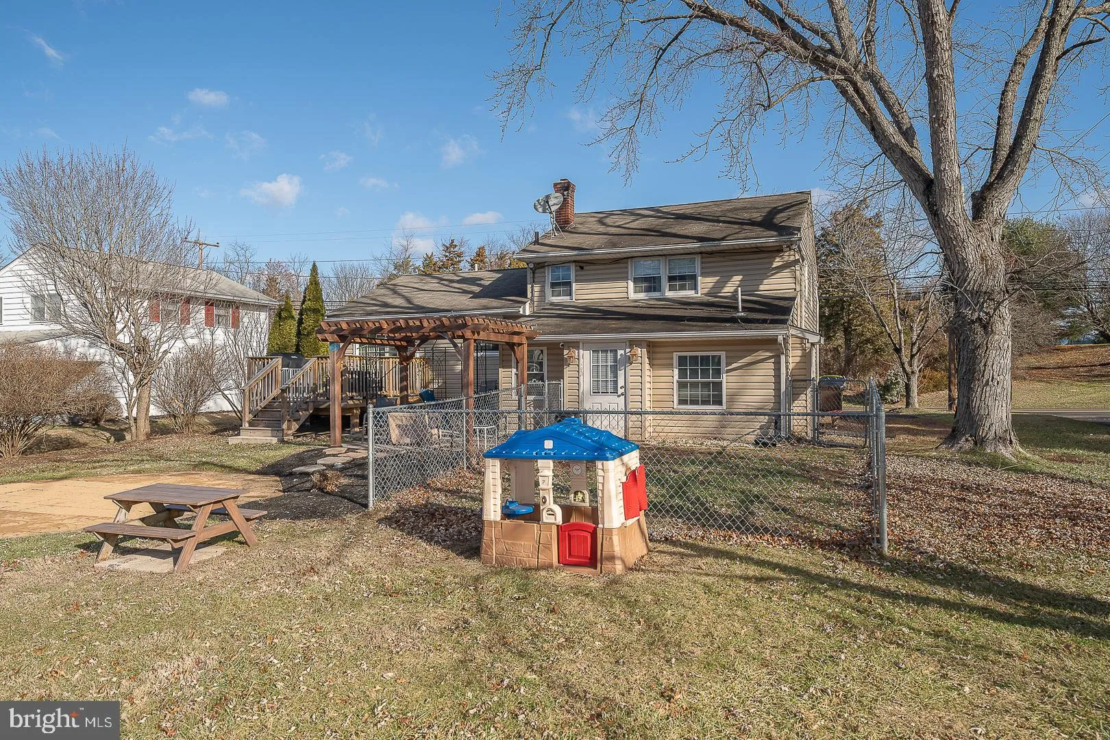 Telford, Pennsylvania 18969, United States, 4 Bedrooms Bedrooms, ,2 BathroomsBathrooms,Residential,Pending,22335