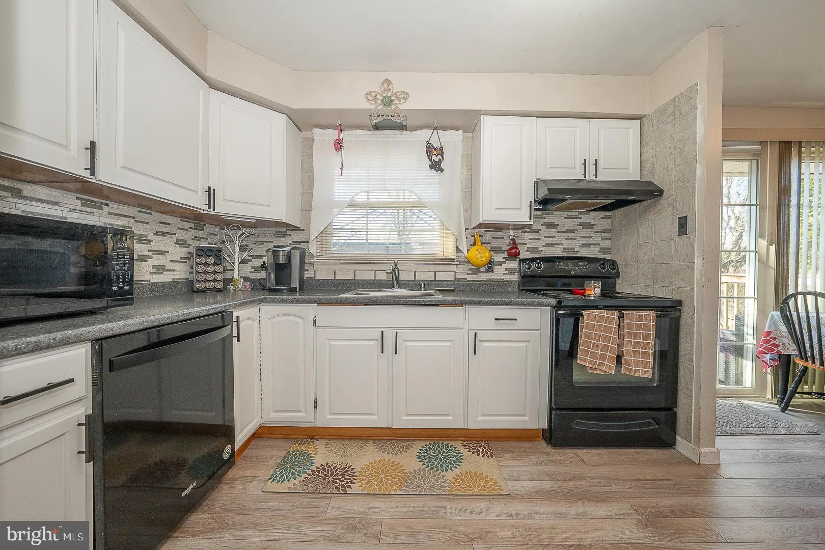 Telford, Pennsylvania 18969, United States, 4 Bedrooms Bedrooms, ,2 BathroomsBathrooms,Residential,Pending,22335