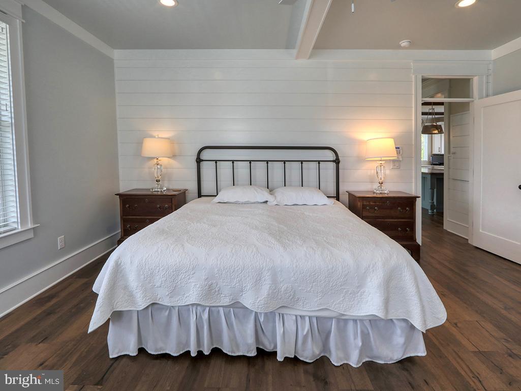 MARINERS RETREAT - Residential