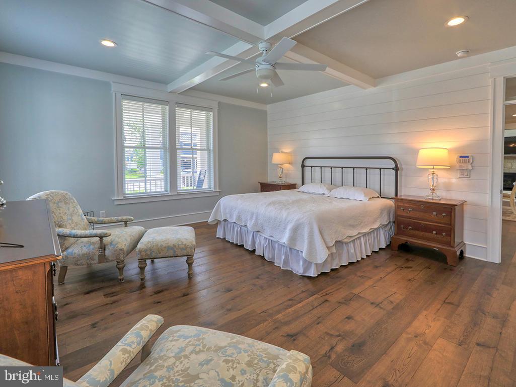 MARINERS RETREAT - Residential