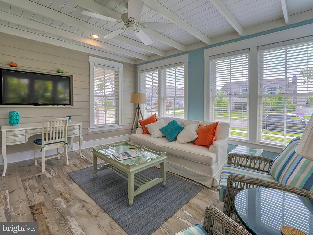 MARINERS RETREAT - Residential