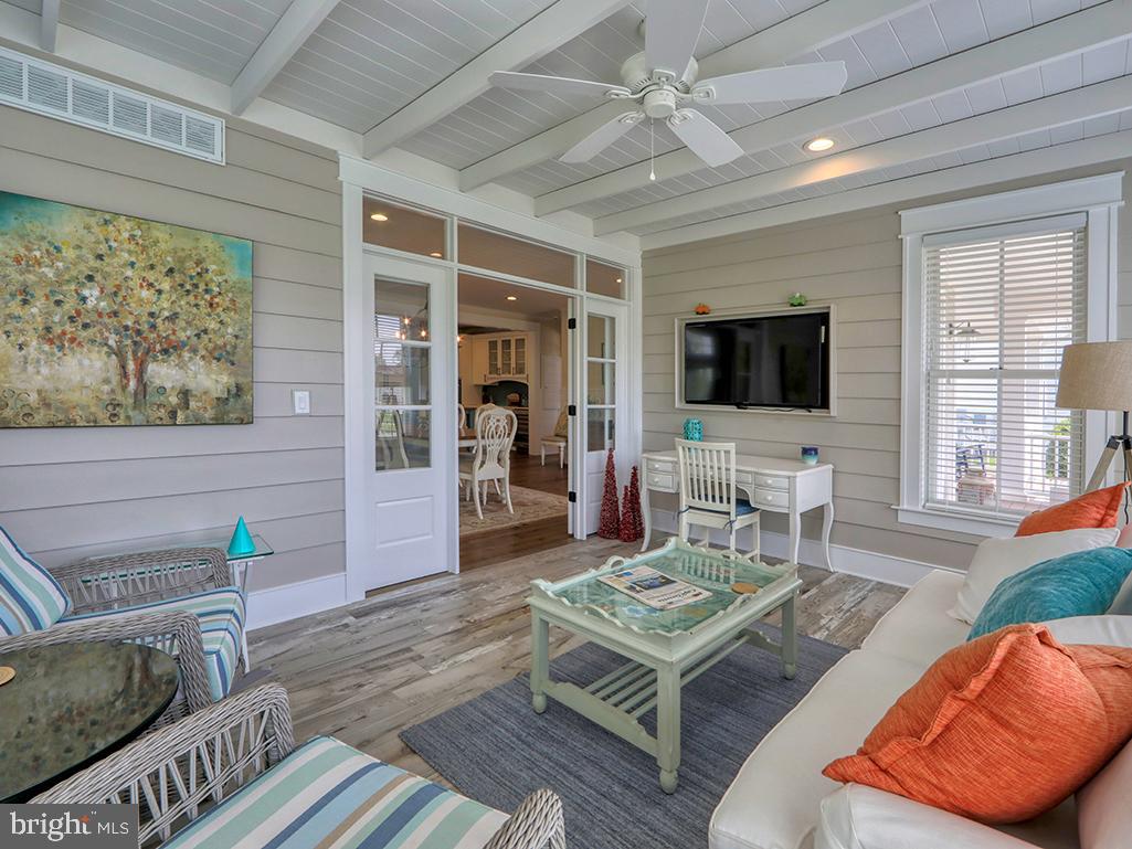 MARINERS RETREAT - Residential