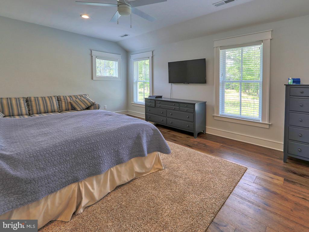 MARINERS RETREAT - Residential