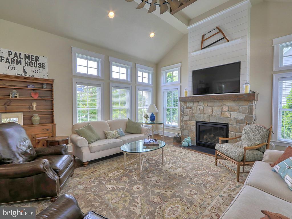 MARINERS RETREAT - Residential