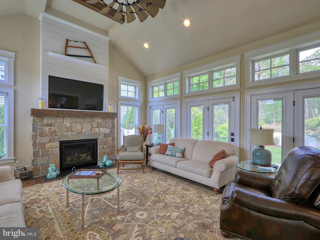 MARINERS RETREAT - Residential