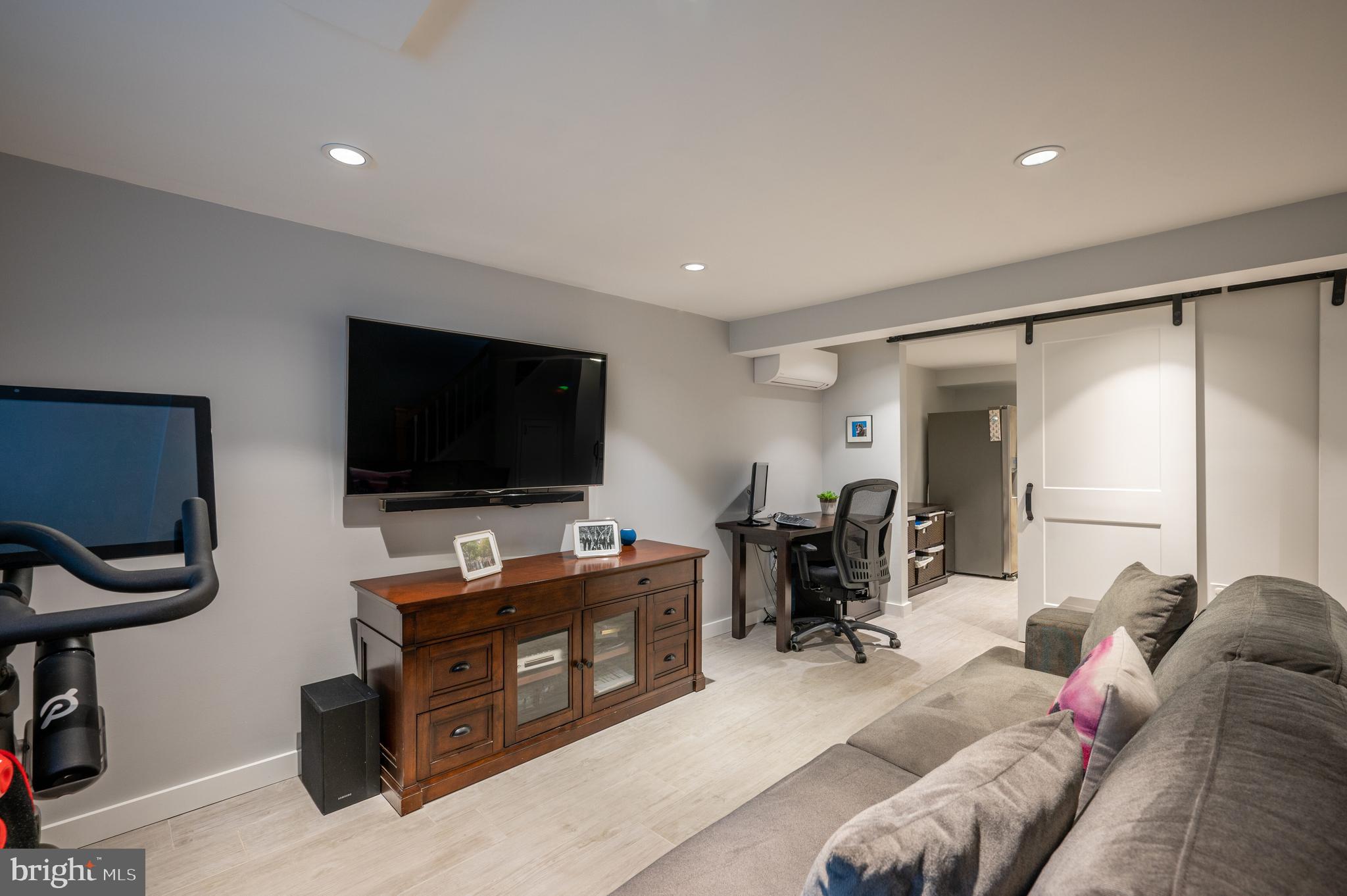 WARWICK VILLAGE - Residential