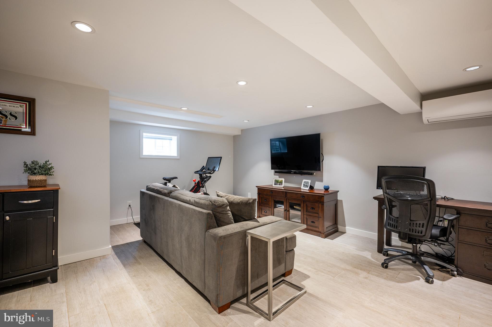 WARWICK VILLAGE - Residential