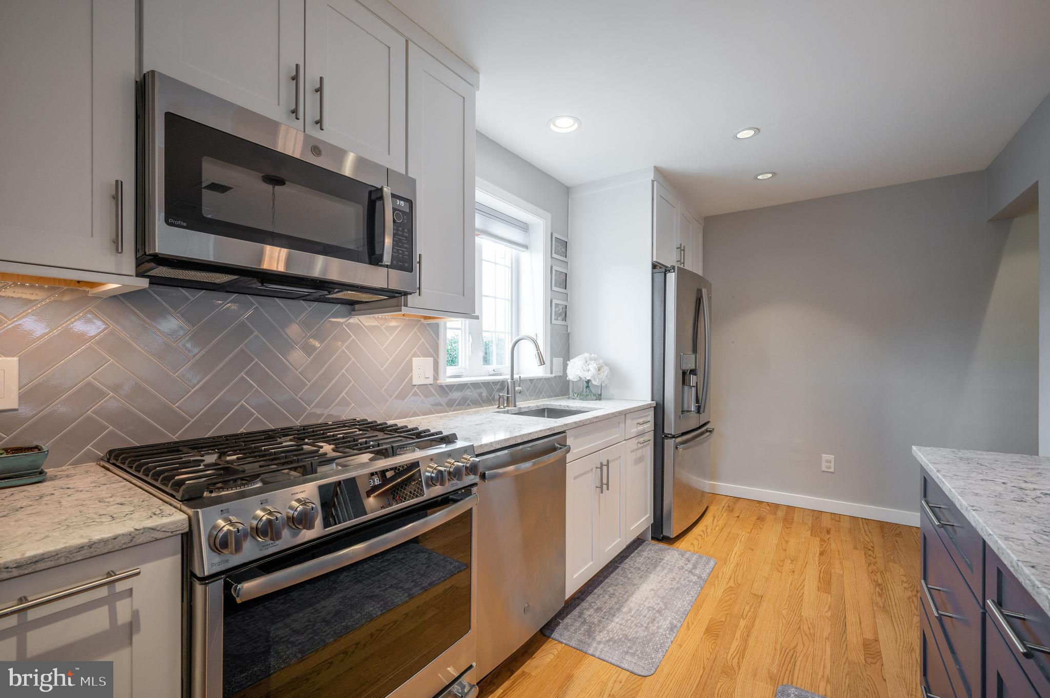 WARWICK VILLAGE - Residential