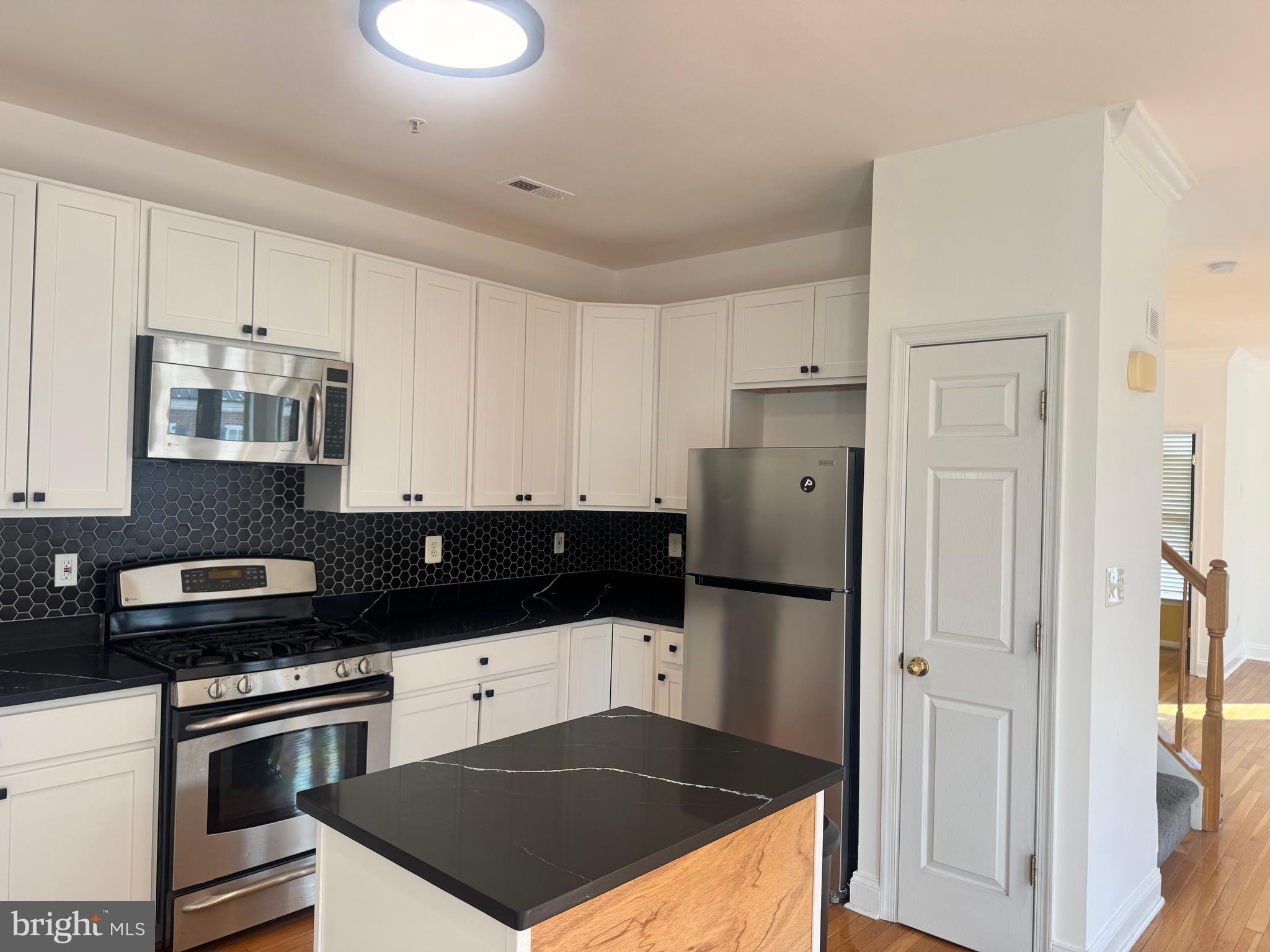 LITTLE ITALY - Residential