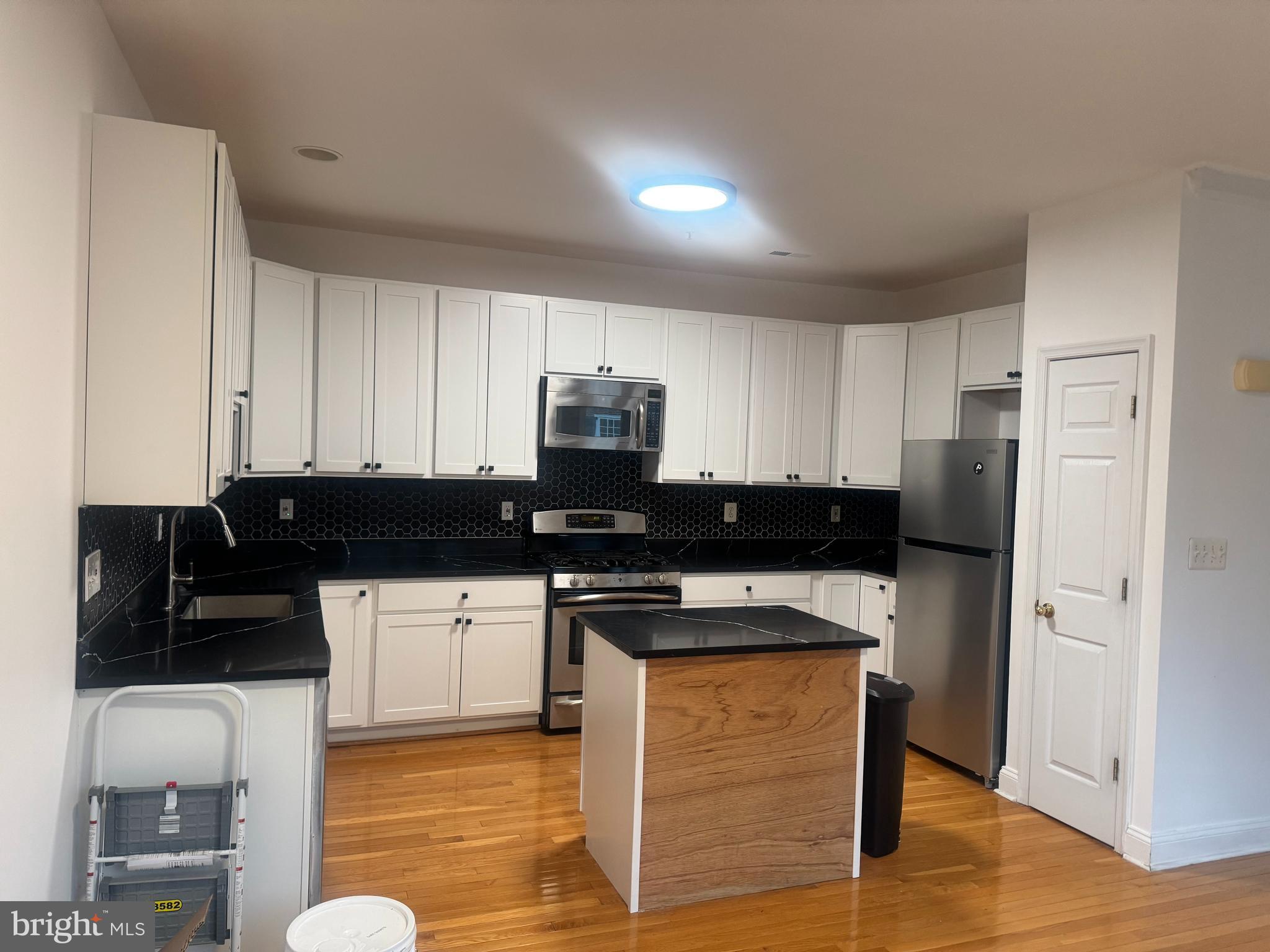 LITTLE ITALY - Residential