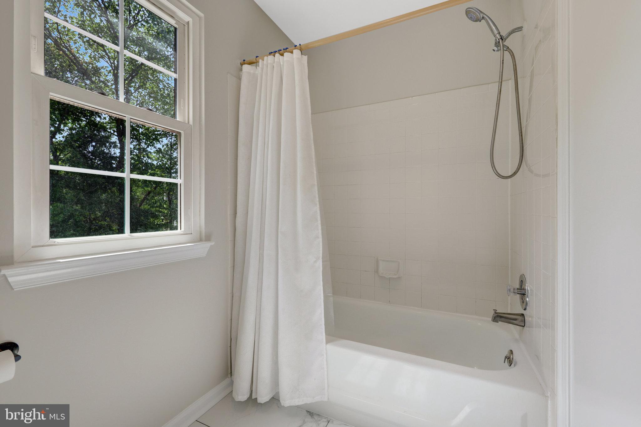 COUNTRYSIDE - Residential