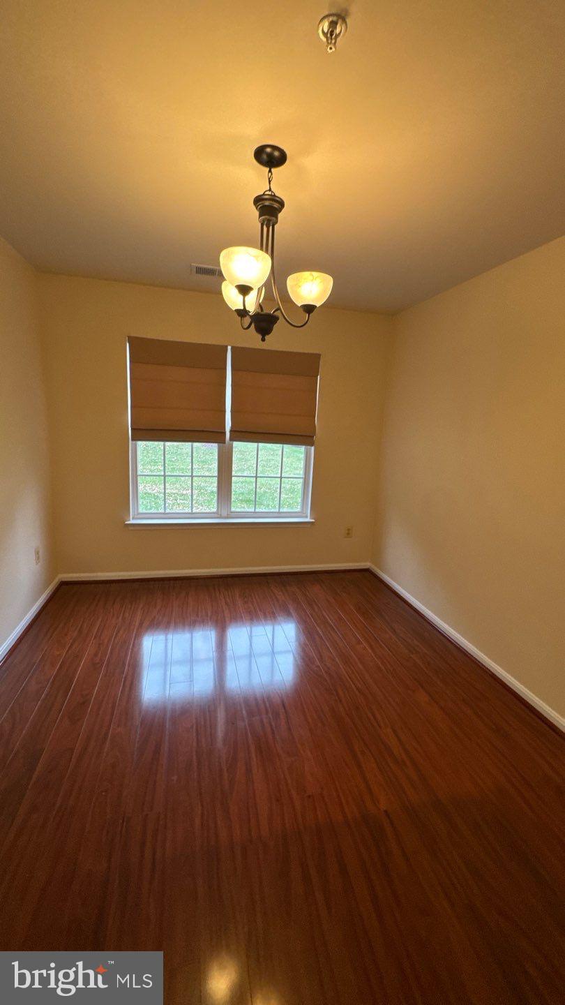 OAKLAND MILLS - Residential Lease