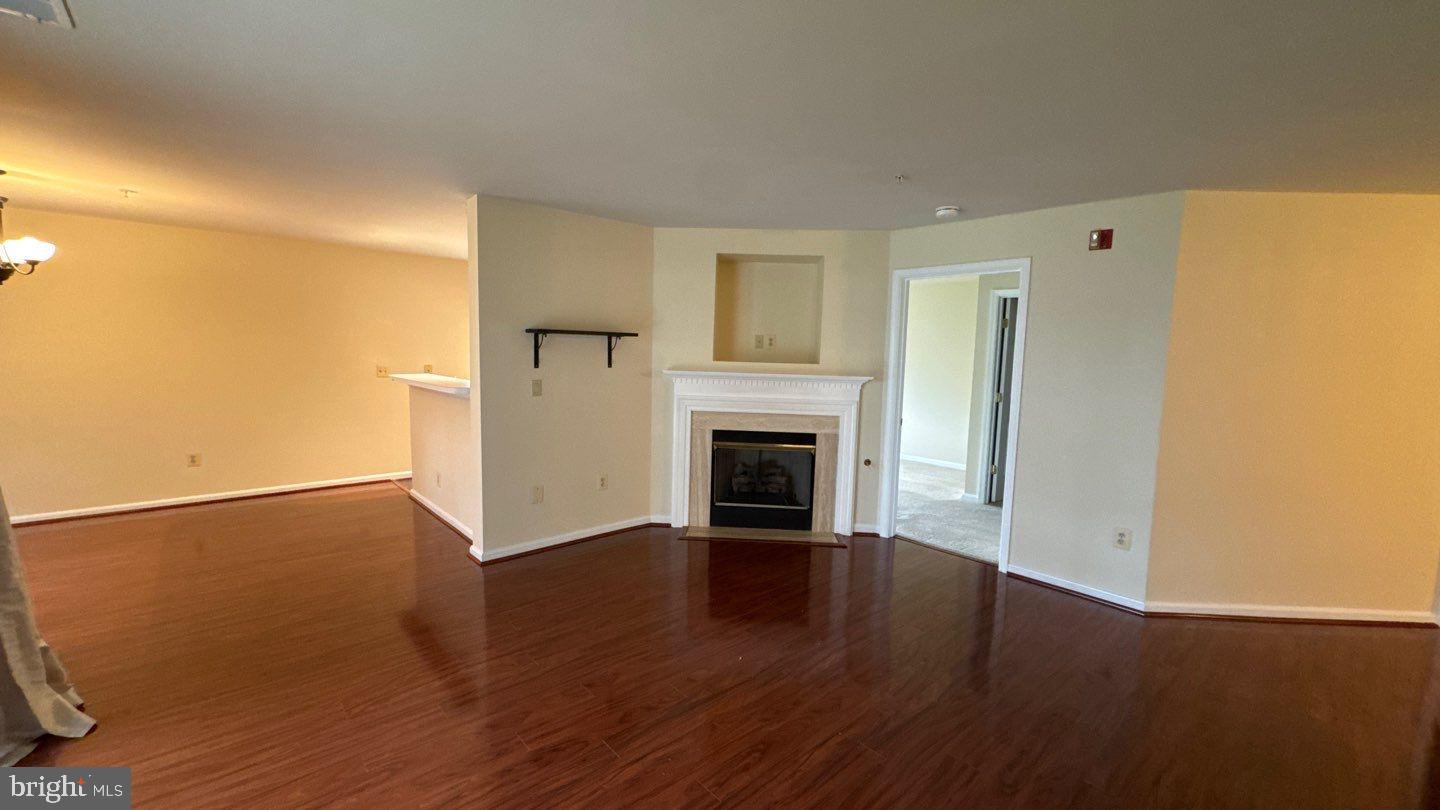 OAKLAND MILLS - Residential Lease