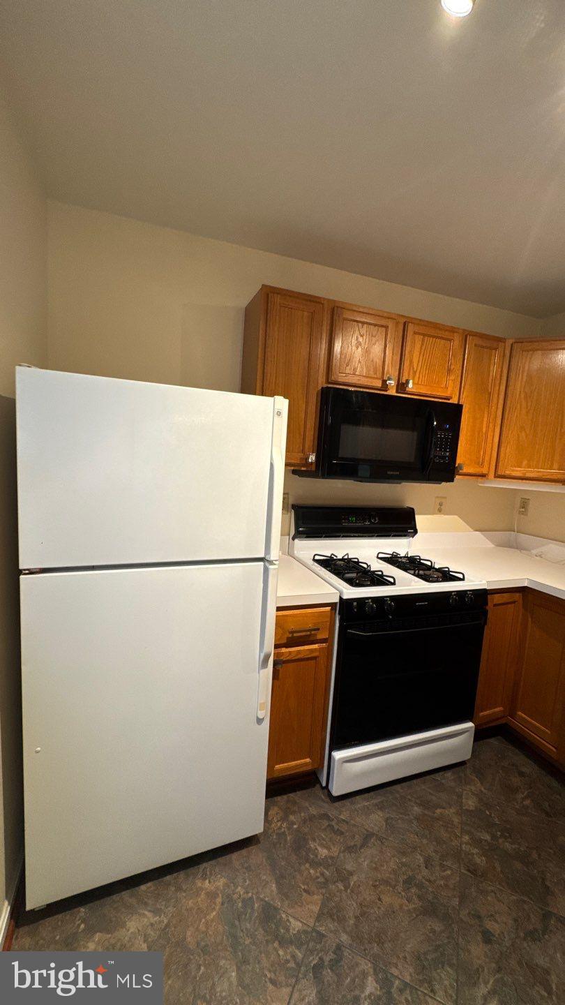 OAKLAND MILLS - Residential Lease