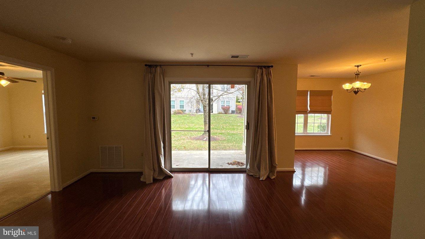 OAKLAND MILLS - Residential Lease