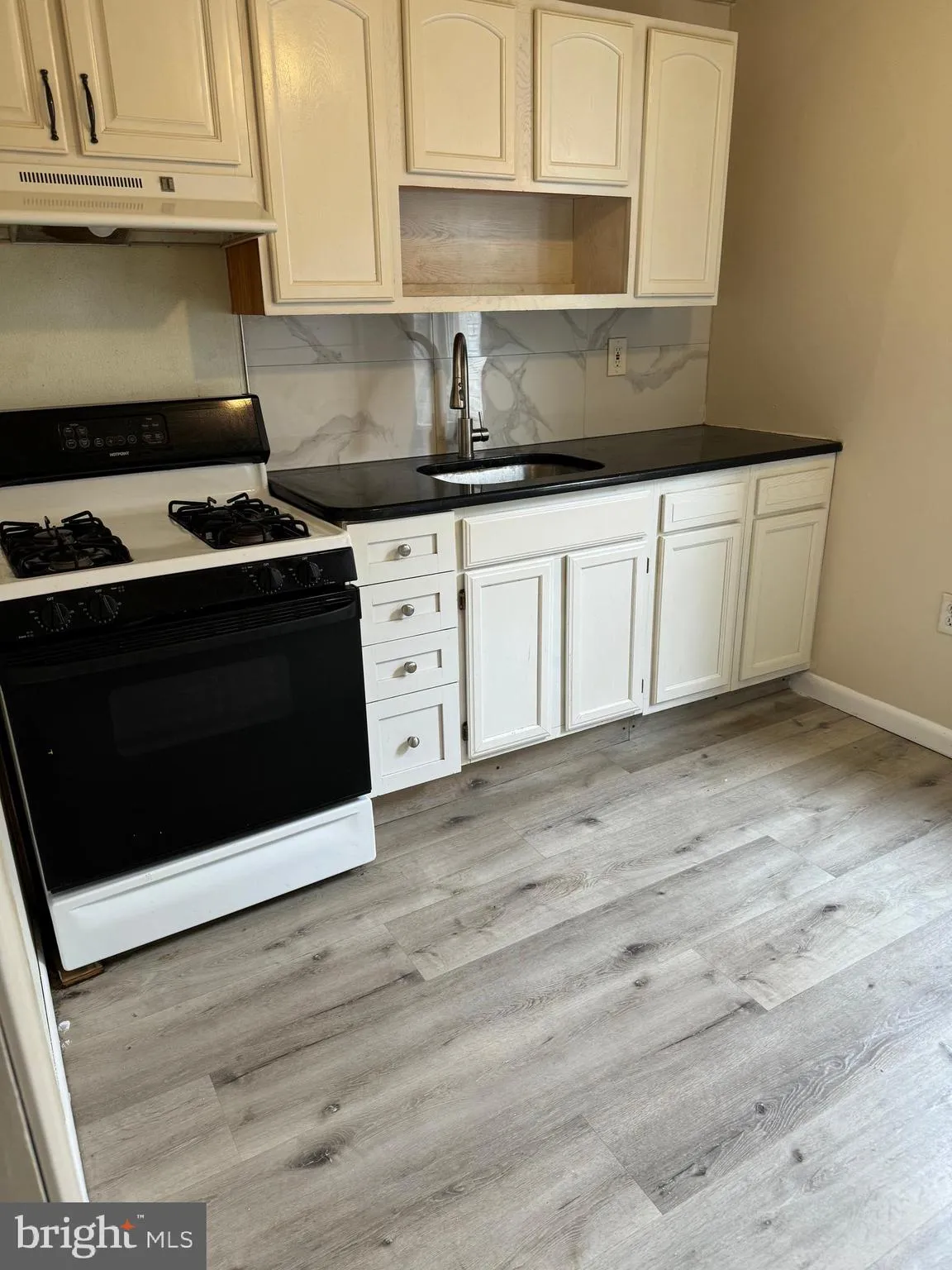 Philadelphia, Pennsylvania 19142, United States, 2 Bedrooms Bedrooms, ,1 BathroomBathrooms,Residential,Active,129478