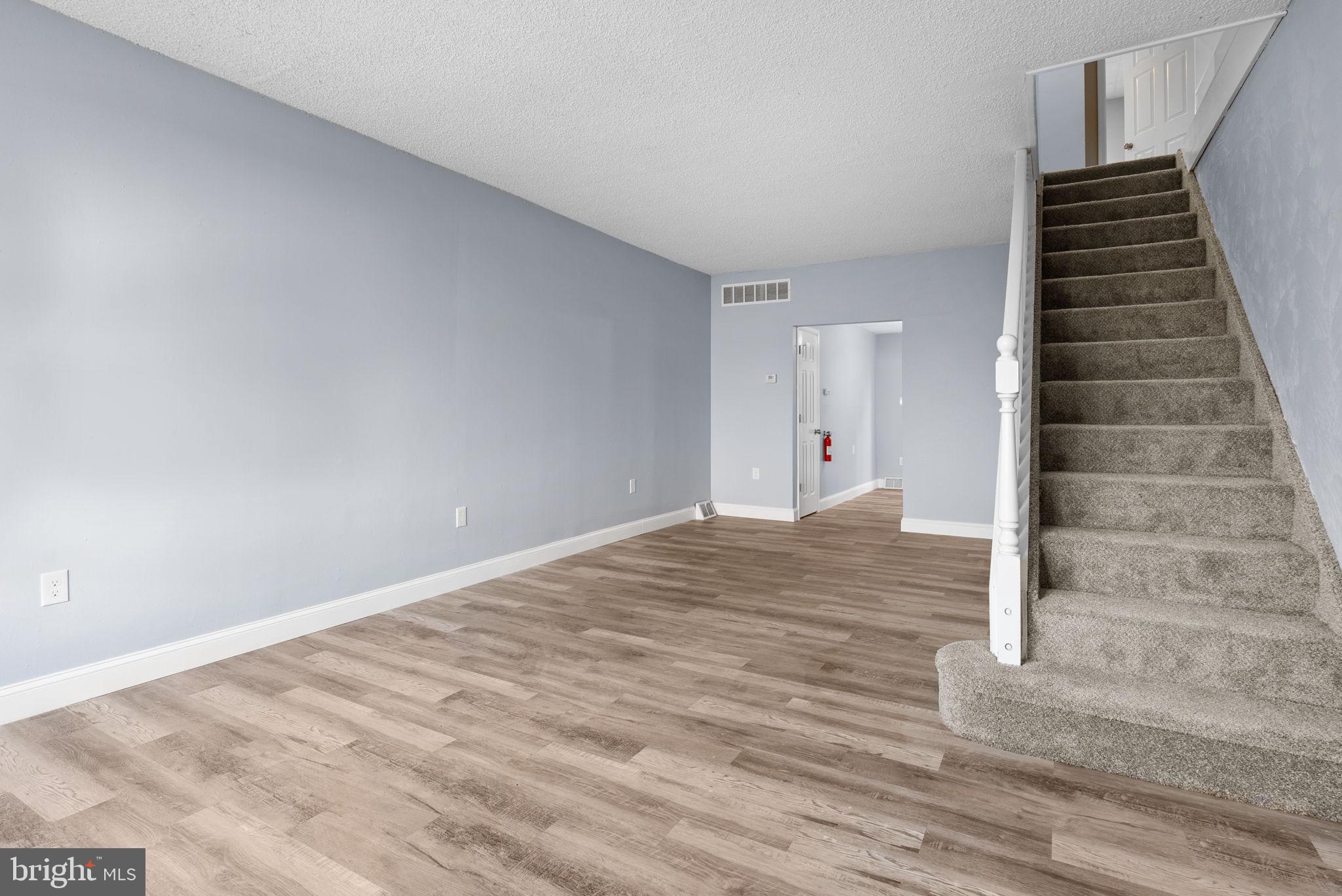 BRIDESBURG - Residential