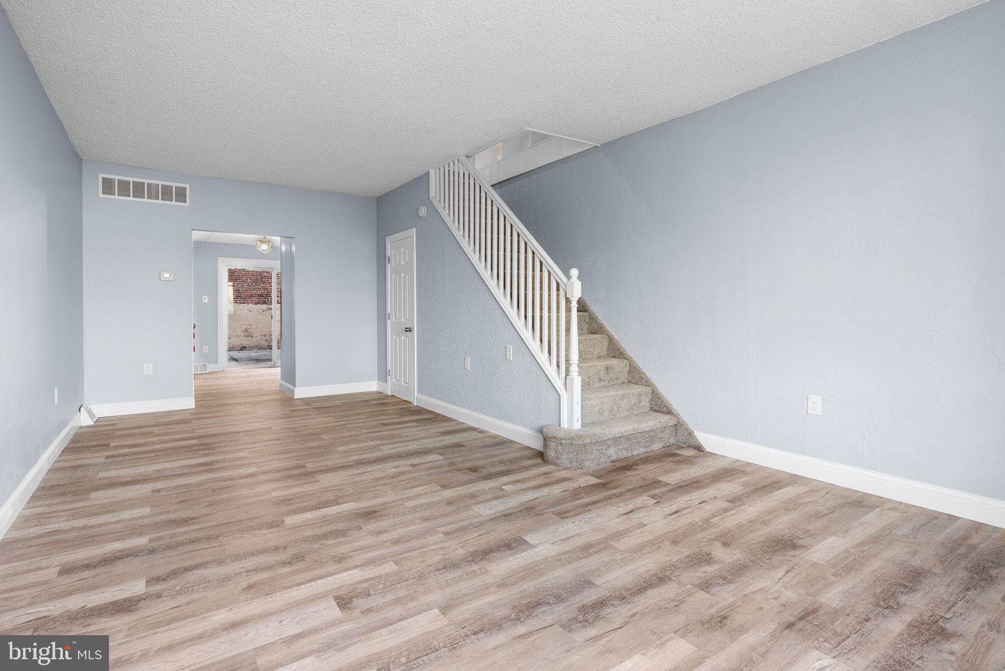 BRIDESBURG - Residential