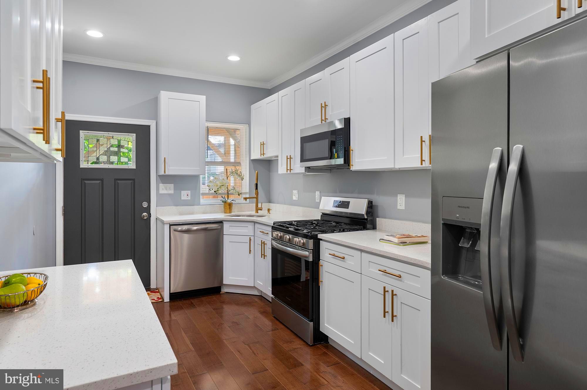 BROADWAY EAST - Residential