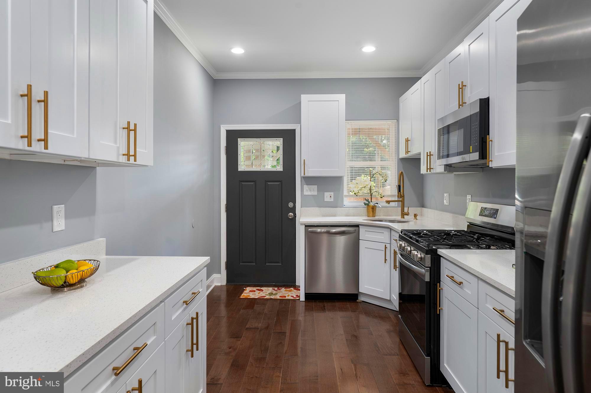 BROADWAY EAST - Residential