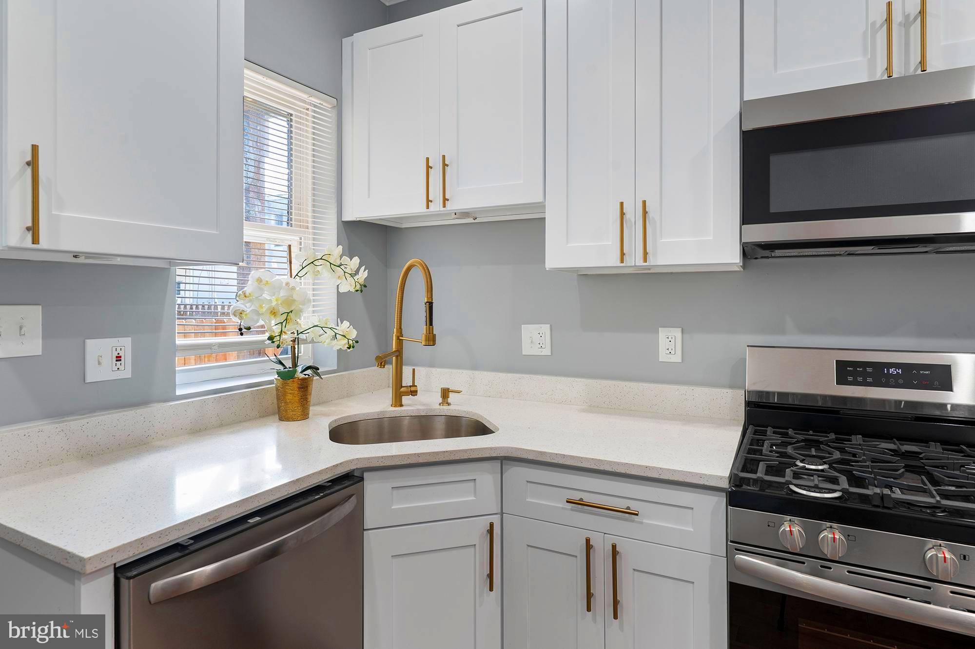 BROADWAY EAST - Residential