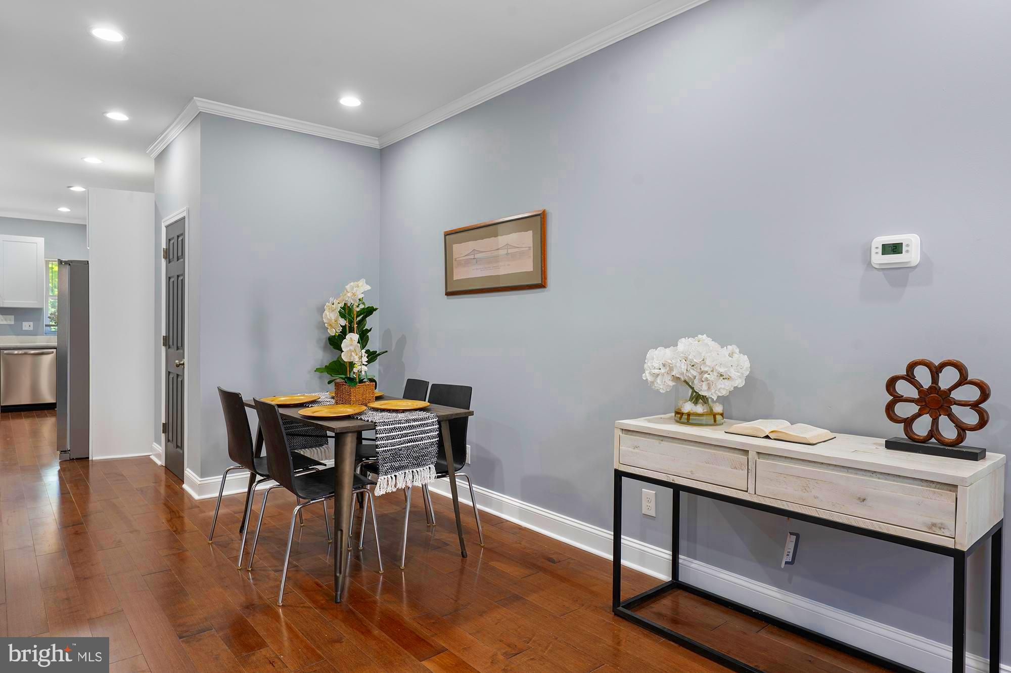 BROADWAY EAST - Residential