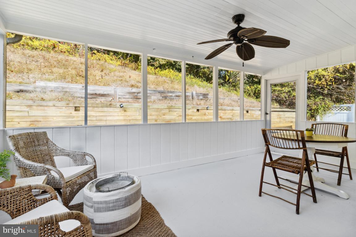 WHISPERING WOODS - Residential